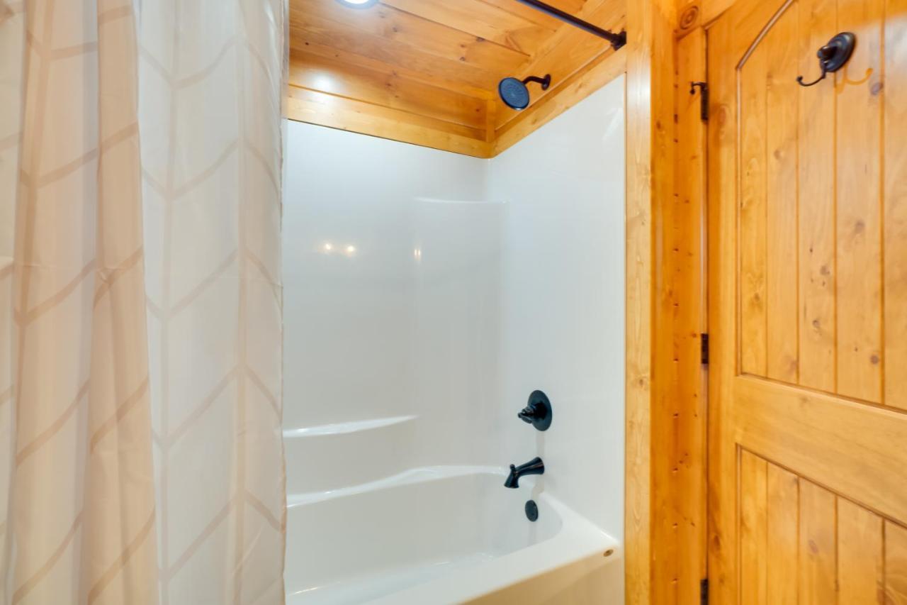 Gatlinburg Vacation Rental With Private Hot Tub! Exteriör bild