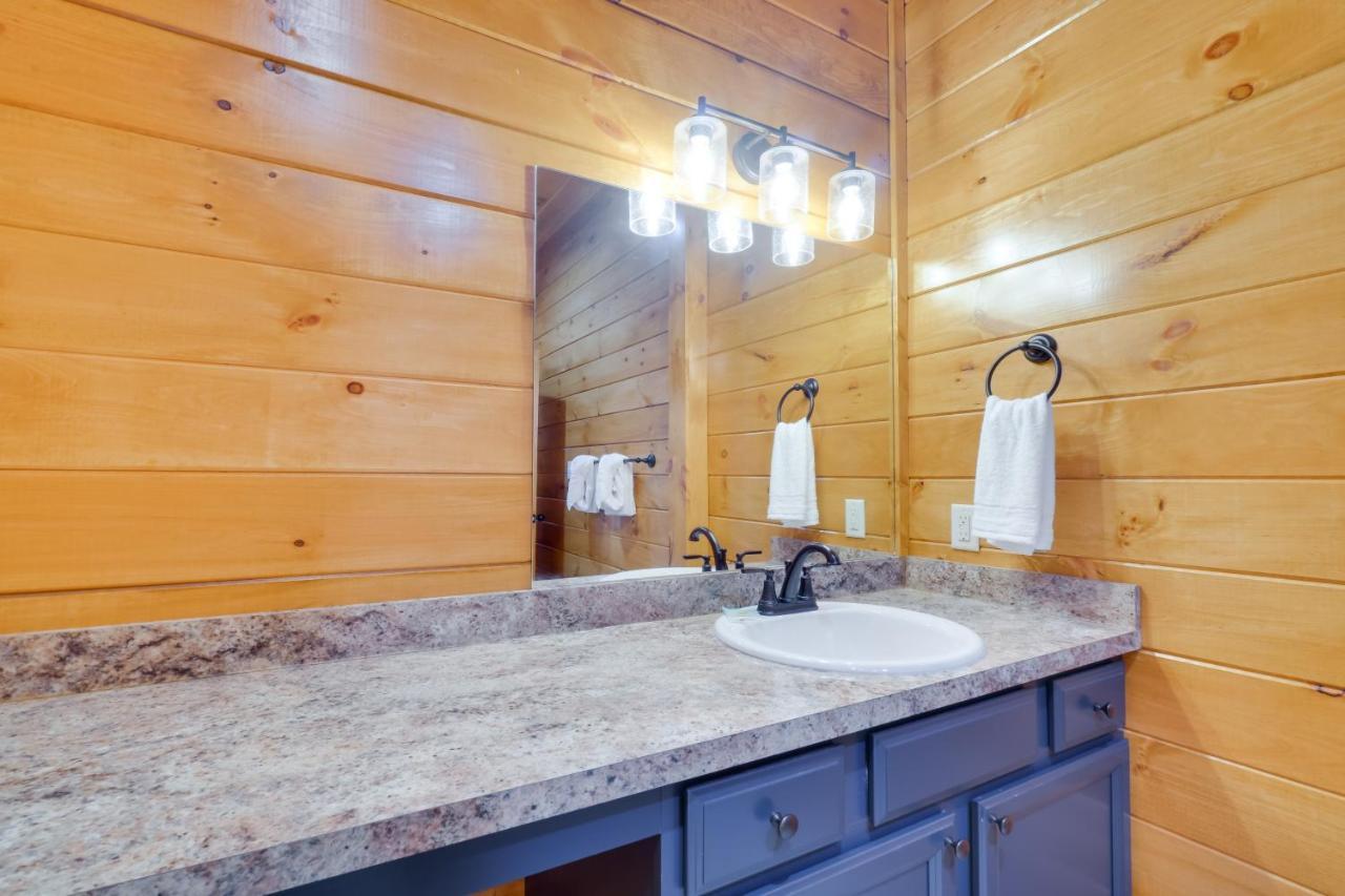 Gatlinburg Vacation Rental With Private Hot Tub! Exteriör bild