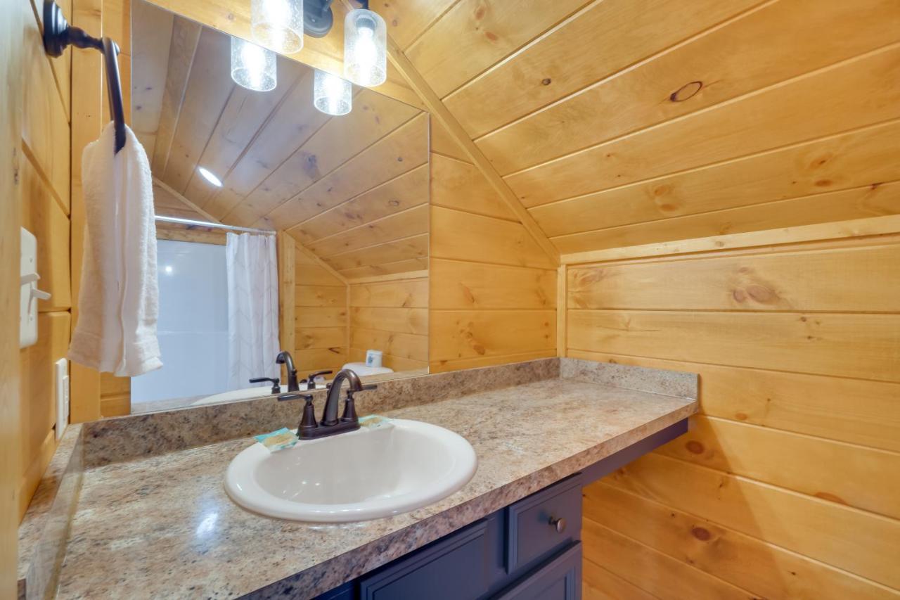 Gatlinburg Vacation Rental With Private Hot Tub! Exteriör bild